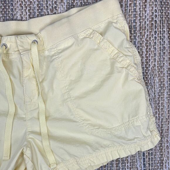 Style & Co. Yellow Shorts Size Large - Picture 2 of 6